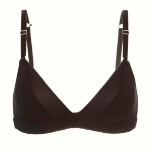 The All-Day Deep V No-Wire
. 38B. BNWT.